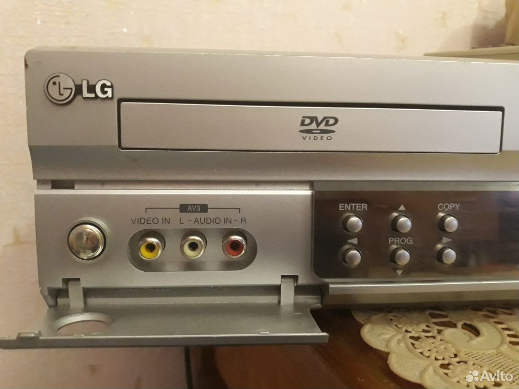 Lg dc90v3v6w белый. Видеомагнитофон LG DC 379. DVD/VHS-плеер LG DC-379. LG dc367. LG DC-366.