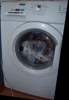 Продам стиральную машину автомат zanussi zwsg6100V