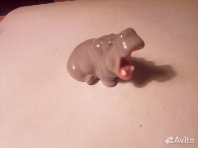 Миниатюрные Фарфоровые фигурки бегемот и собачка