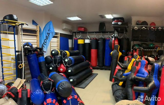 Боксерские груши и манекены