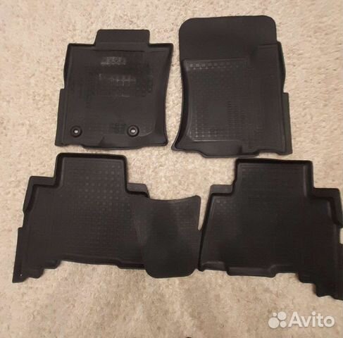 Автомобильные коврики резиновые