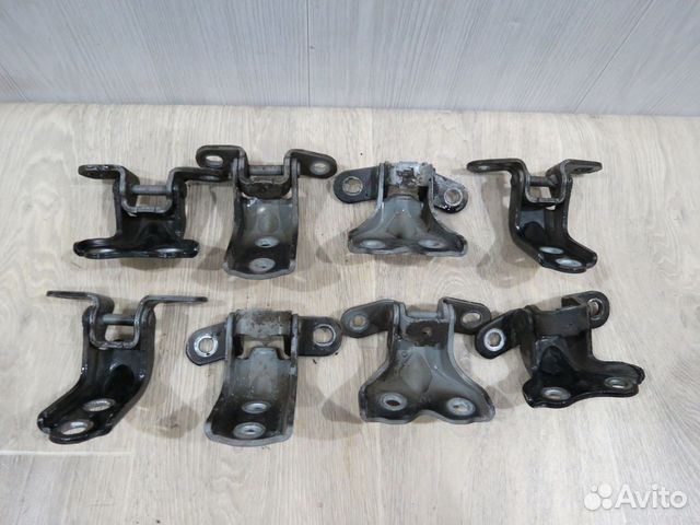 Петля двери Hyundai Solaris