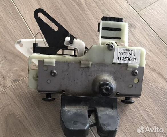 Замок двери багажника Volvo V70 II 31253047