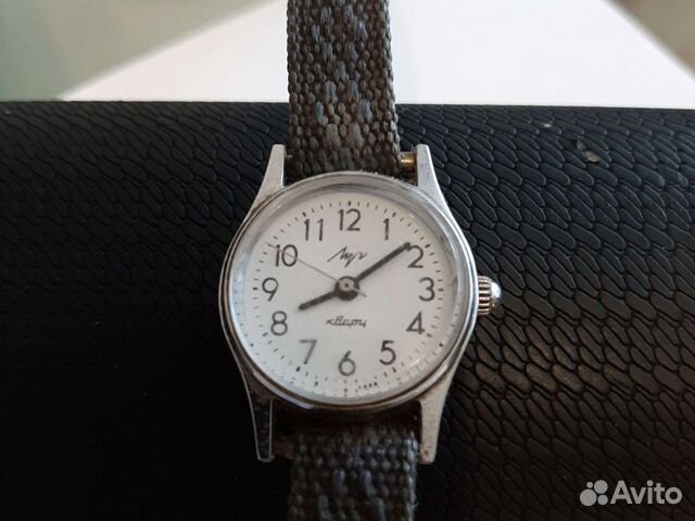 Антикварные наручные часы