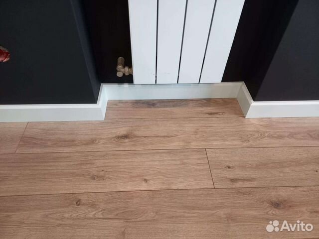 Монтаж плинтуса