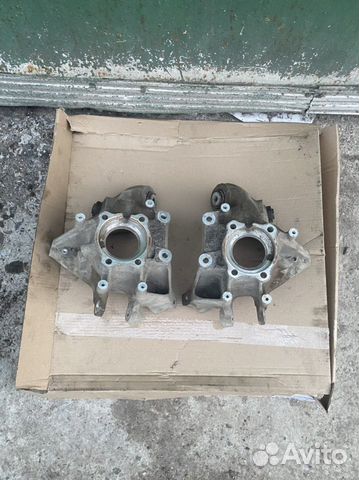 Кулак задний левый правый BMW G05 G06