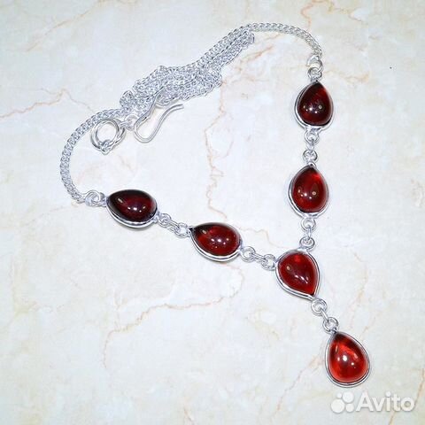 Серебряное ожерелье с гранатом Серебряное ожерелье с гранатом