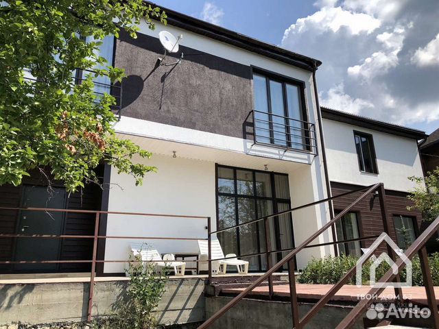 

Коттедж 200 м² на участке 7 сот.