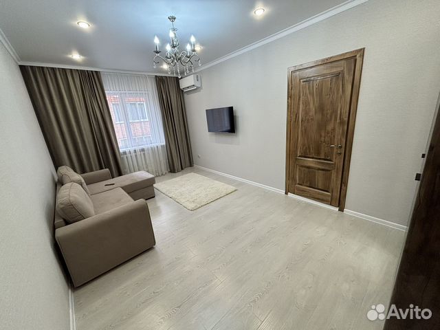 

2-к. квартира, 70 м², 3/5 эт.