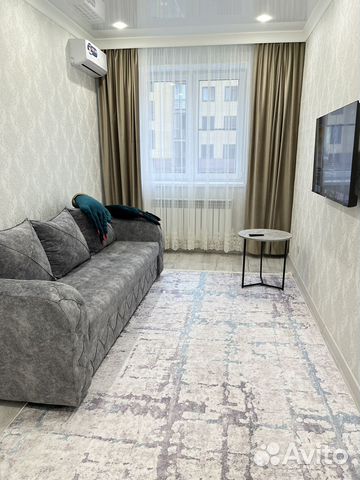 

2-к. квартира, 80 м², 2/6 эт.