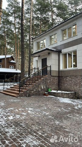 

Коттедж 420 м² на участке 10 сот.