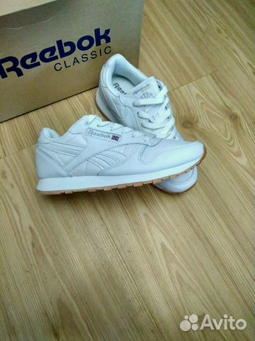 Новые кроссовки Reebok Classic белые Новые кроссовки Reebok Classic белые