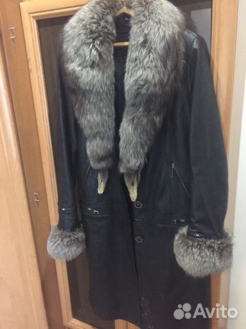 Кожаное пальто с мехом