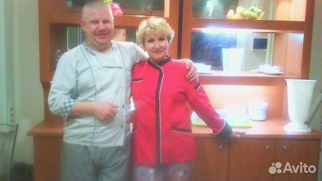 Повар горячего цеха в столовой Повар горячего цеха в столовой