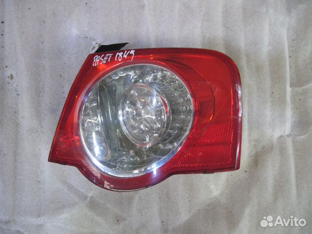 Фонарь задний наружный правый VW Passat