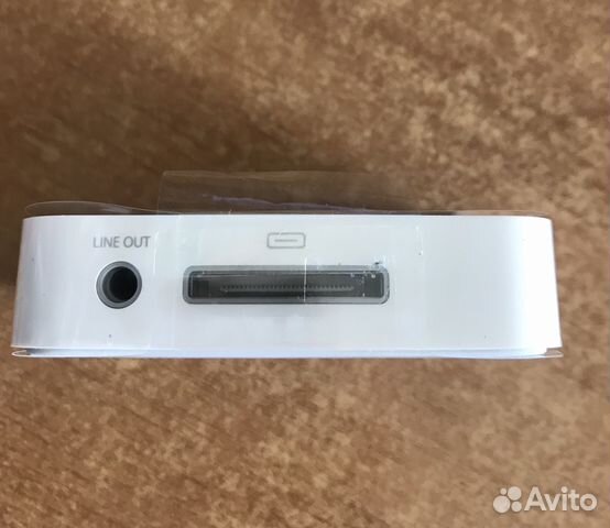 Док-станция iPhone 2G (оригинал) Док-станция iPhone 2G (оригинал)