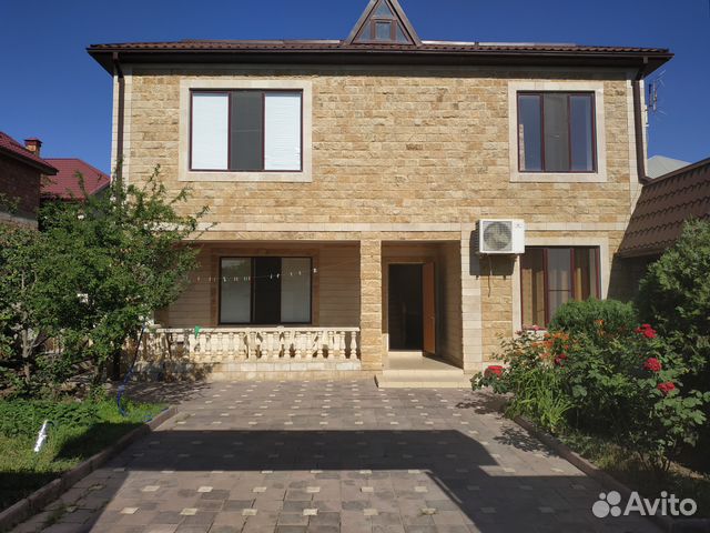 Поселок загородный махачкала. Дома в махачкале снимать. Махачкала снять домик. Махачкала снять домик. Элитные дома в махачкале у моря.