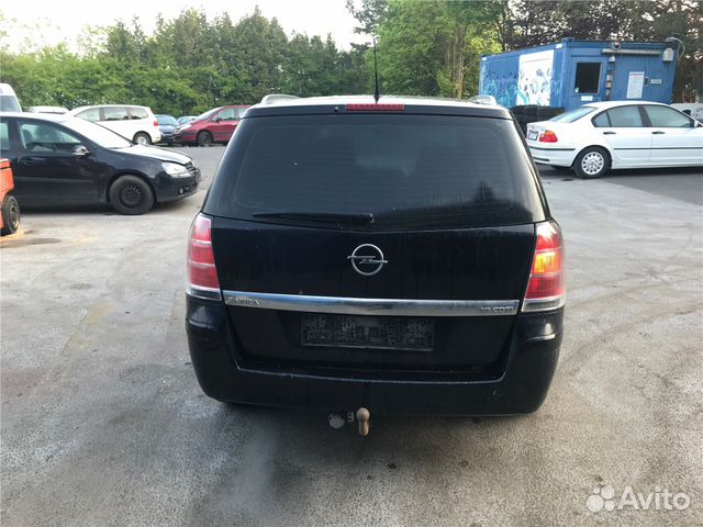 Дверь капот фара бампер Opel Zafira B 2005-2012 Дверь капот фара бампер Opel Zafira B 2005-2012