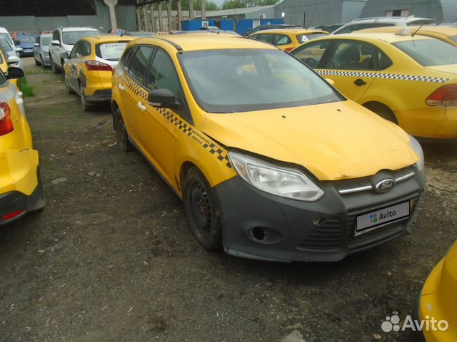 Ford Focus 1.6 МТ, 2014, битый, 100 000 км Ford Focus 1.6 МТ, 2014, битый, 100 000 км
