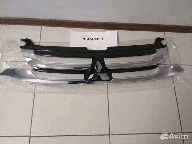 Решетка радиатора Mitsubishi Outlander