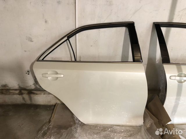 Дверь задняя правая на Toyota Camry V50 V55 (перла Дверь задняя правая на Toyota Camry V50 V55 (перла