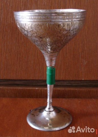 Серебряный кубок для вина