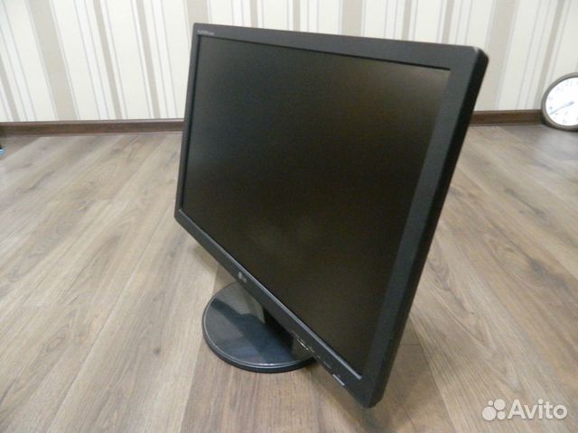 Монитор 22 дюйма LG Flatron w2242s