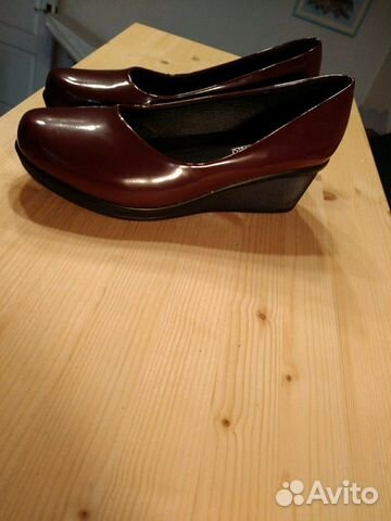 Туфли на танкетке