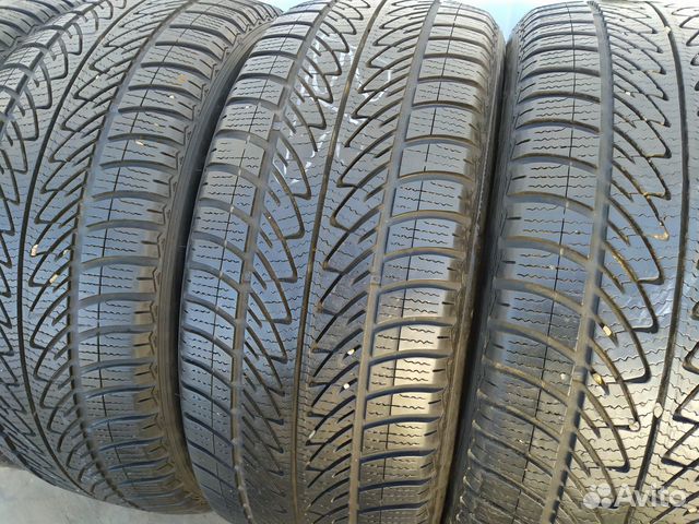 Зимние 215 50 R17 Goodyear UltraGrip 8 99R