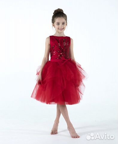 Нарядное платье для девочки, цвет красный Нарядное платье для девочки, цвет красный