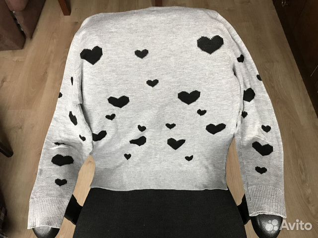 Кофта с сердечками размер М (44) Кофта с сердечками размер М (44)