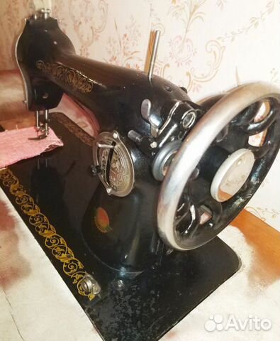 Швейная машинка антиквариат 60х с электроприводом