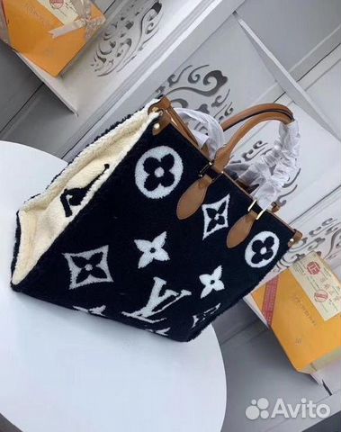 Новая женская сумка из меха Louis Vuitton Новая женская сумка из меха Louis Vuitton