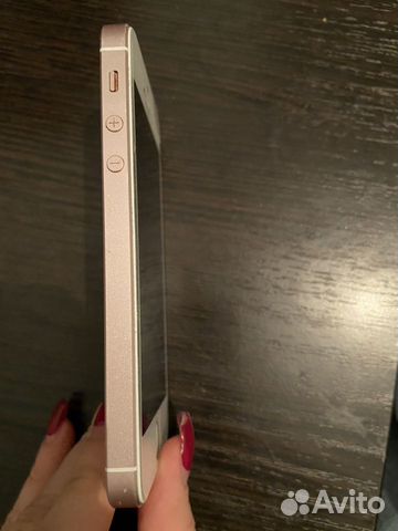 Телефон iPhone SE Телефон iPhone SE
