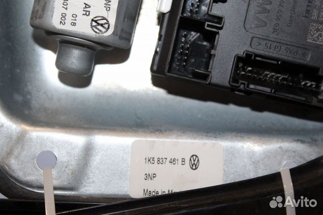 Стеклоподъемник передний левый Volkswagen Golf Plu