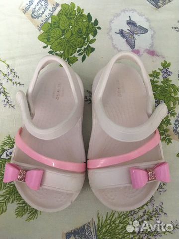 Продам сандалии Crocs