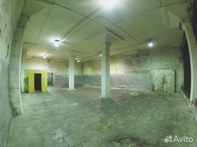 Склад 210 м² Первый этаж. Ворота на пандусе