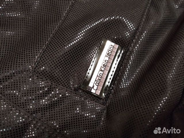 Calvin Klein легкая курточка на весну