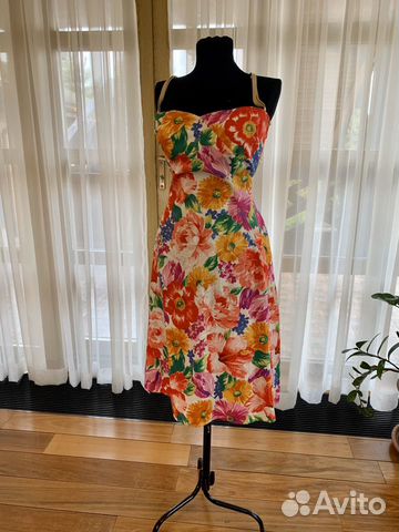 Платье D/G 42, очень красиво делает фигуру, внутри