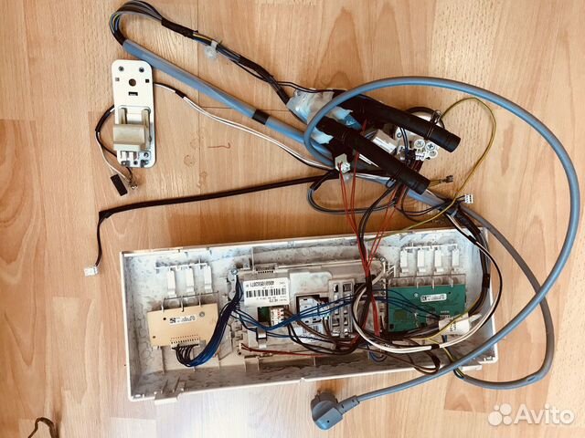 Плата с крышкой и проводами для стиральной машины Плата с крышкой и проводами для стиральной машины