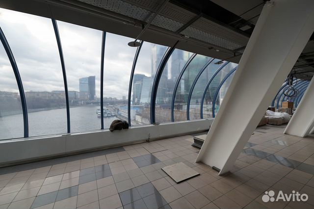 Торговое помещение, 16 м² на панорамном мосту Торговое помещение, 16 м² на панорамном мосту