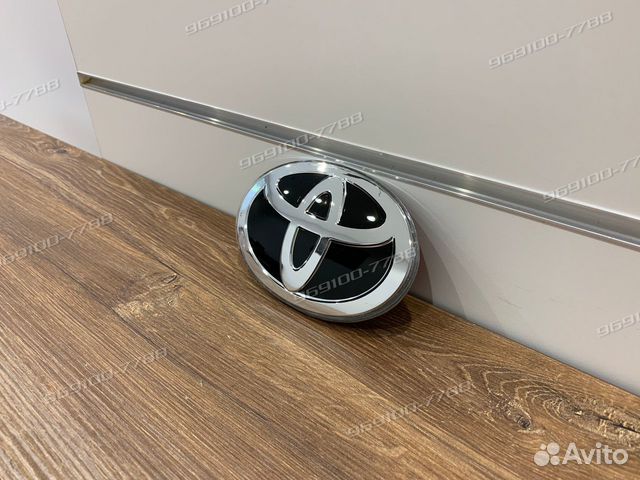 Эмблема Toyota Land Cruiser, Camry, Rav4 Новая Эмблема Toyota Land Cruiser, Camry, Rav4 Новая
