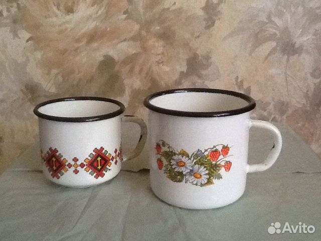 Блюдца,кружки эмалированные,чашки чайные,контейнер