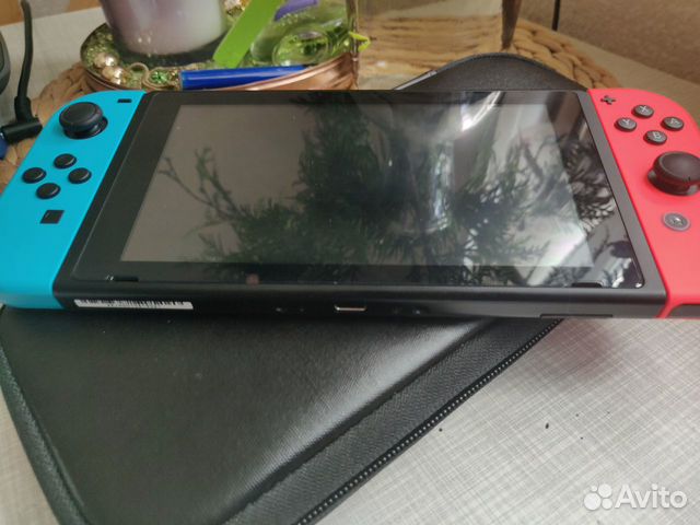 Nintendo switch + The Legend of Zelda: Breath of t