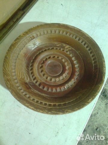 Деревянная тарелка, ручной работы