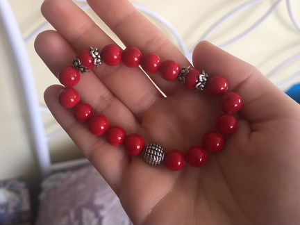Коралловый браслет