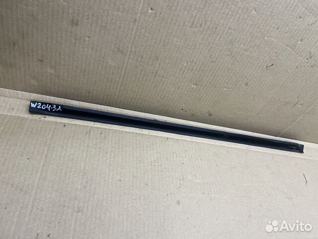 Уплотнитель внизу двери задней левой правой w204