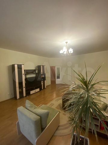 4-к. квартира, 147 м², 2/6 эт.