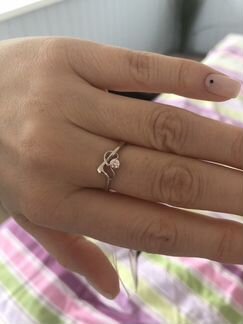 Кольцо золотое с бриллиантом