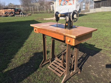 Швейная машинка зингер бу